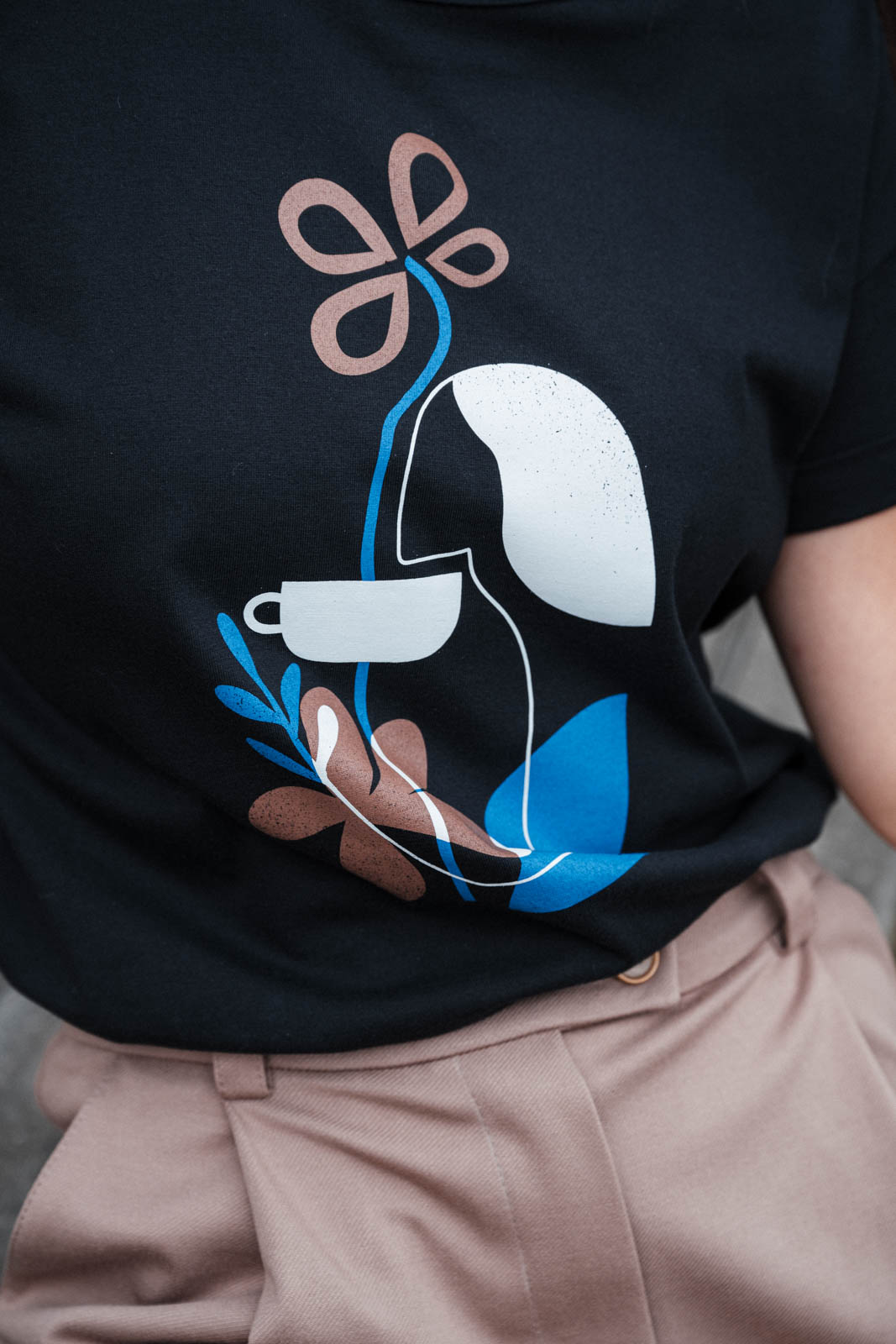 tri�ko s potiskem But first coffee black