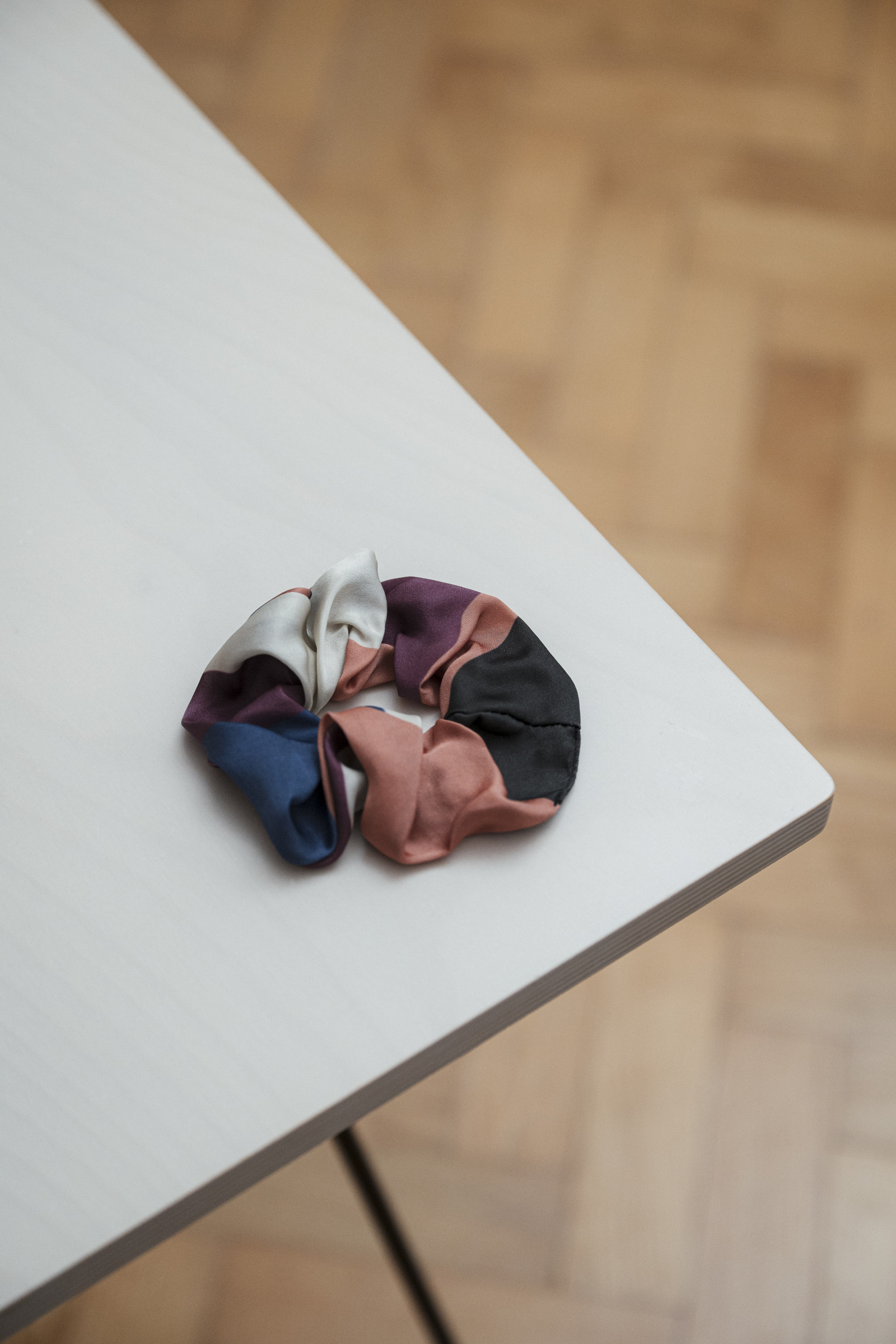 dopl�ky Scrunchie silk ether