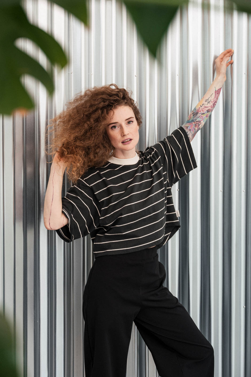 Tri�ka Lara anthracite/cream stripe
