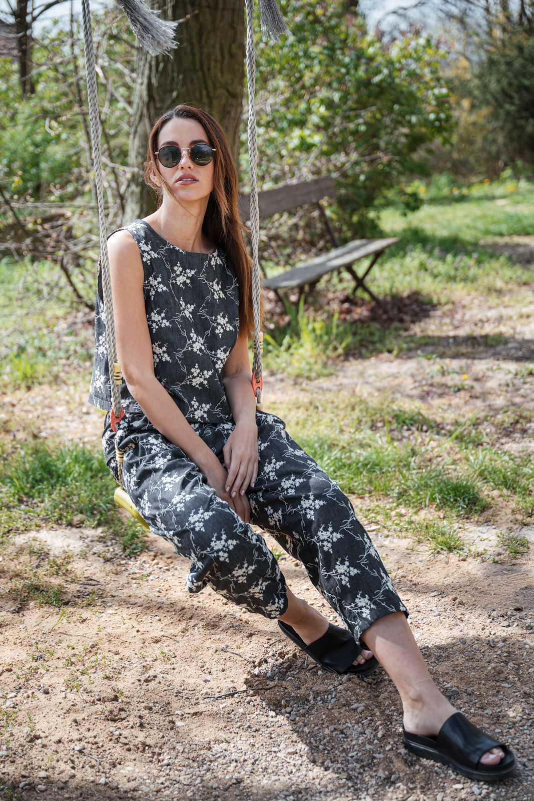Kalhoty a �ortky Sunna Embroidery black jeans