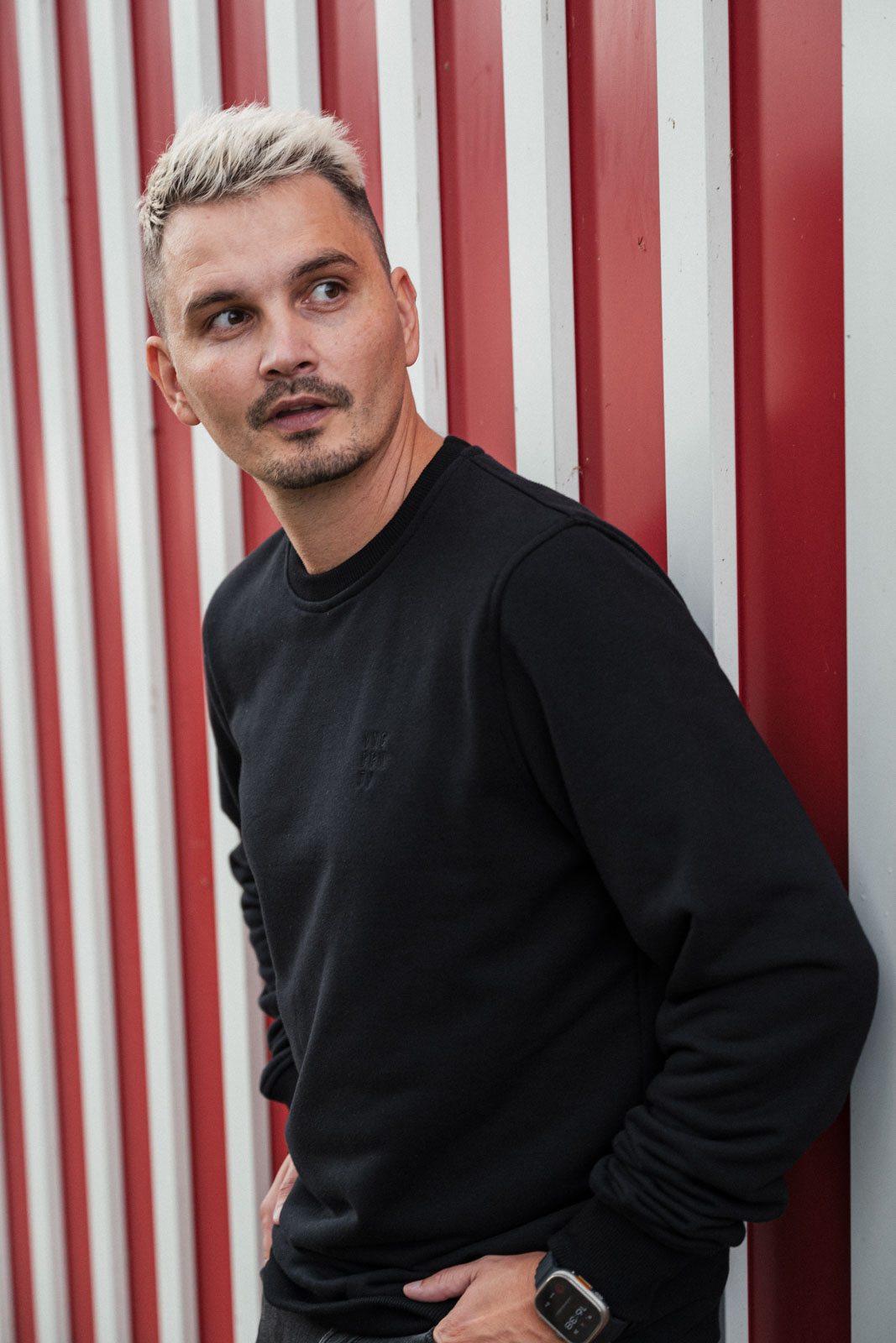 mikiny & svetry Elon �ern�