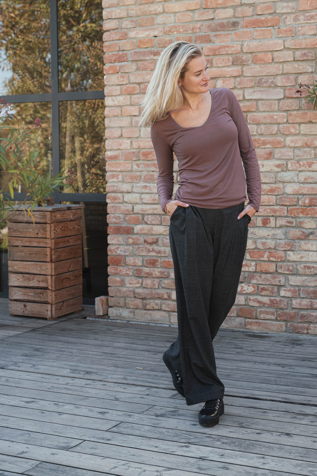 Kalhoty a �ortky Bela wool black cubes