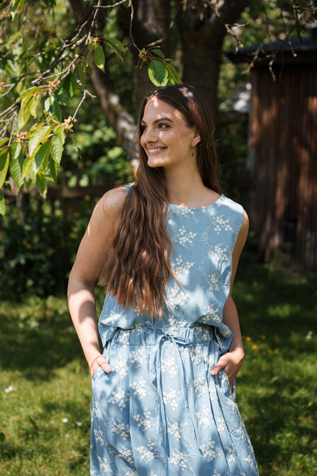 Ko�ile Flora v��ivka embroidery blue jeans