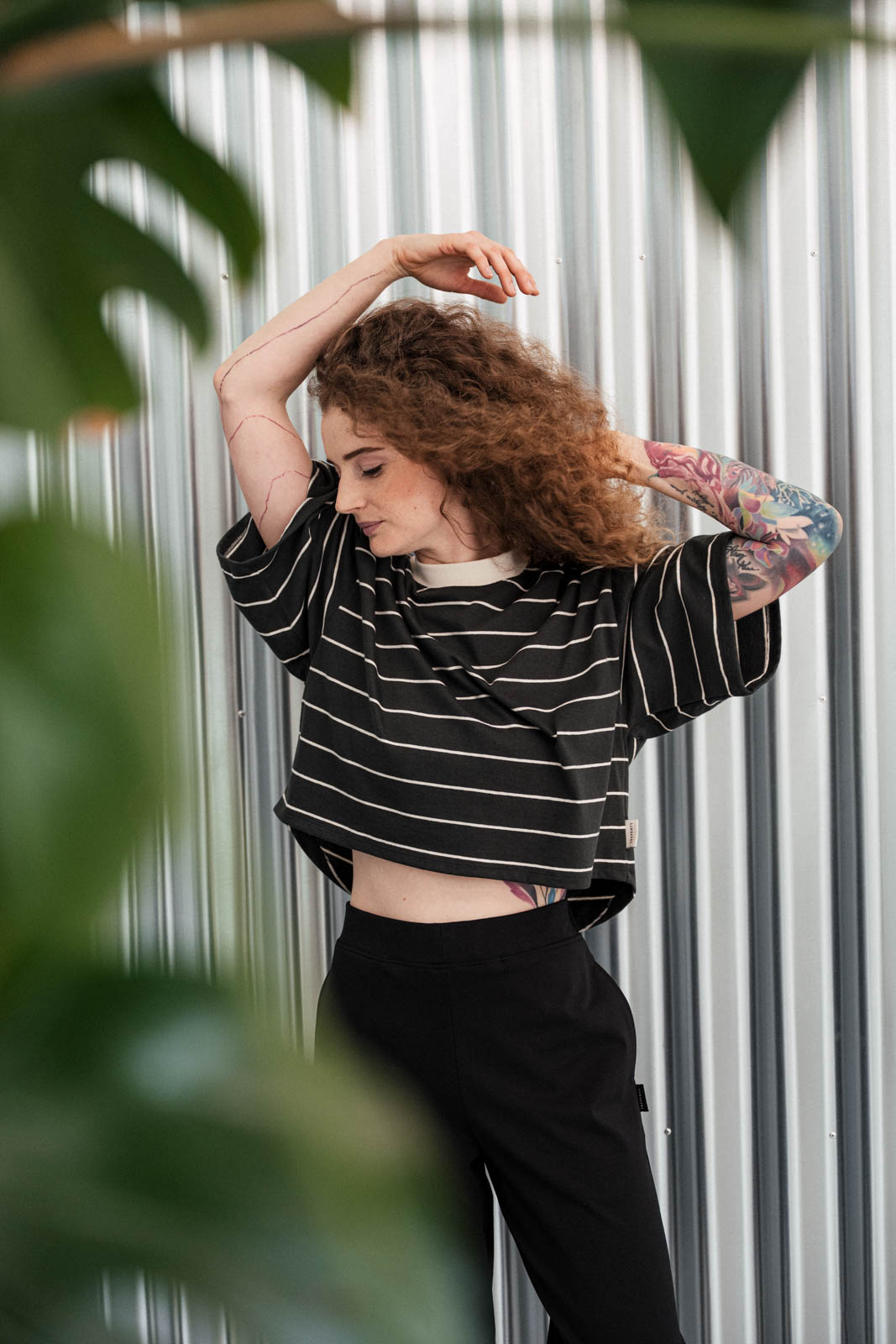 Tri�ka Lara anthracite/cream stripe