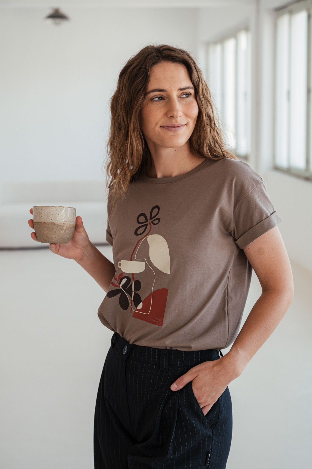tri�ko s potiskem But first coffee mocha