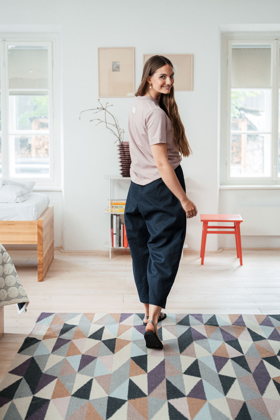Kalhoty a �ortky Sunna Len navy blue linen