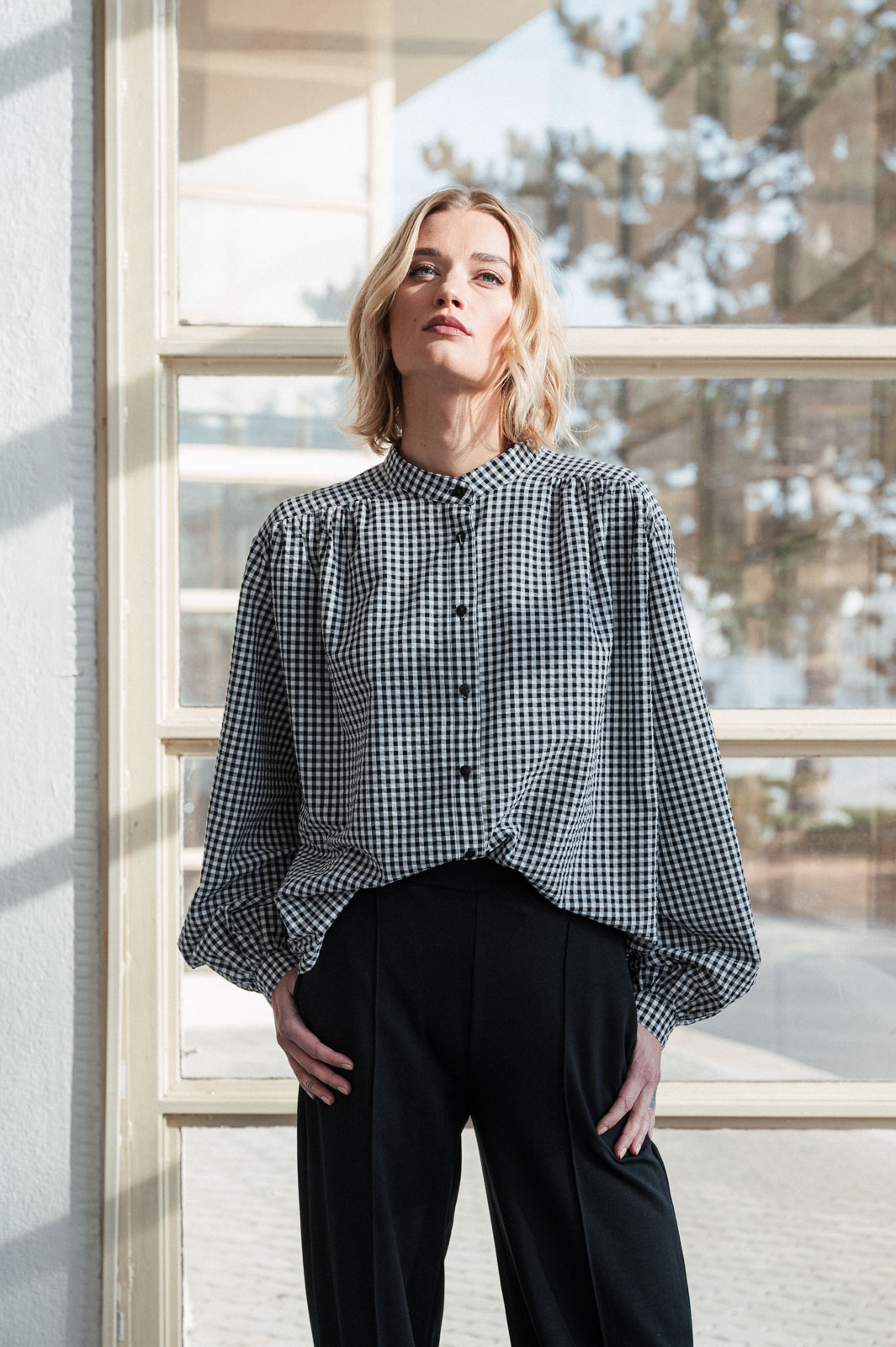 Ko�ile Mira �asen� black/white mesh
