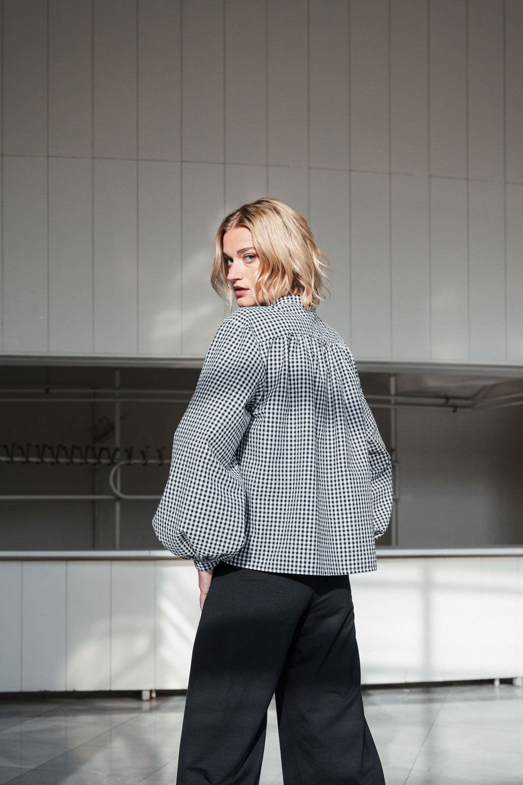 Ko�ile Mira �asen� black/white mesh