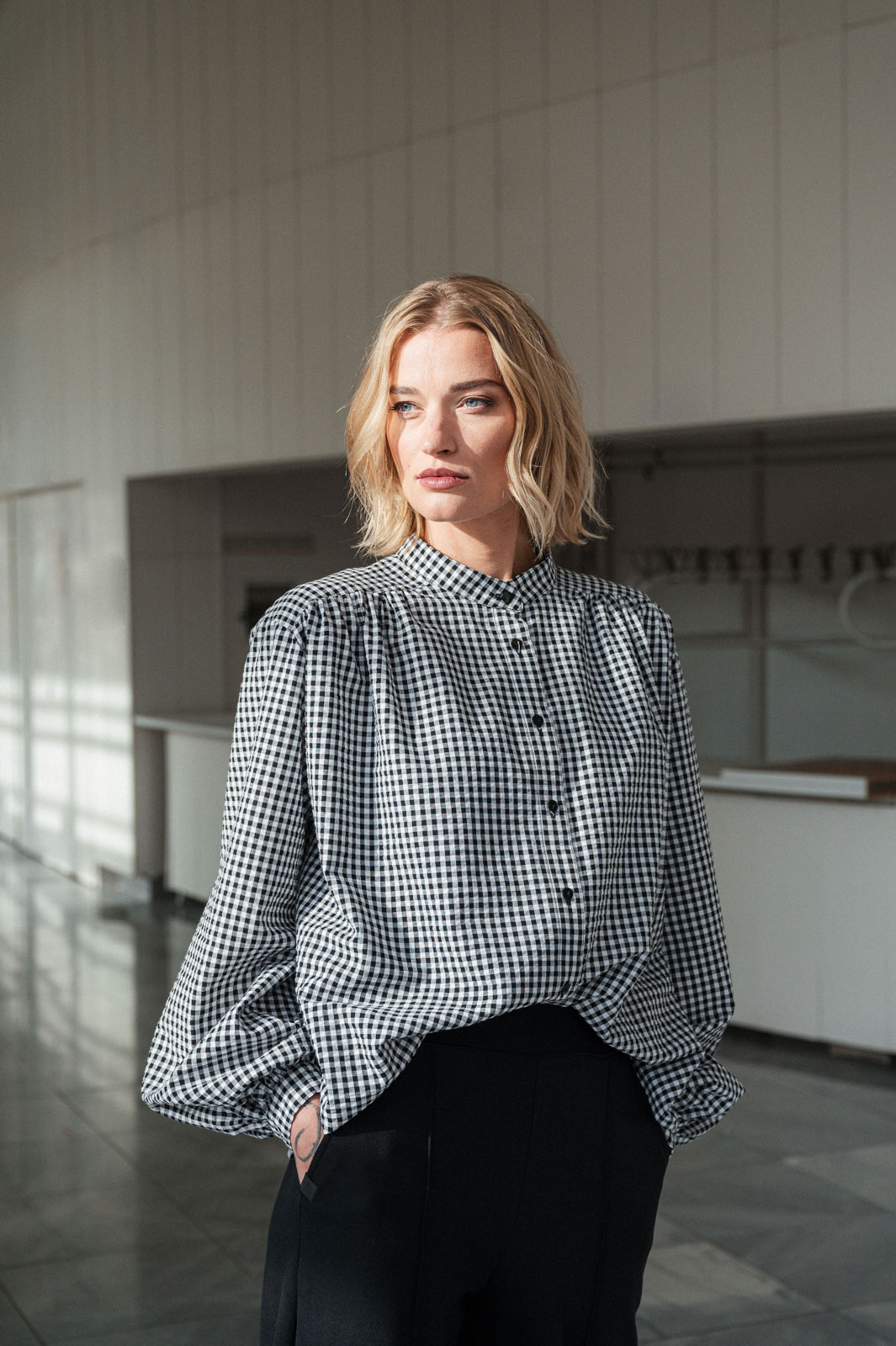 Ko�ile Mira �asen� black/white mesh