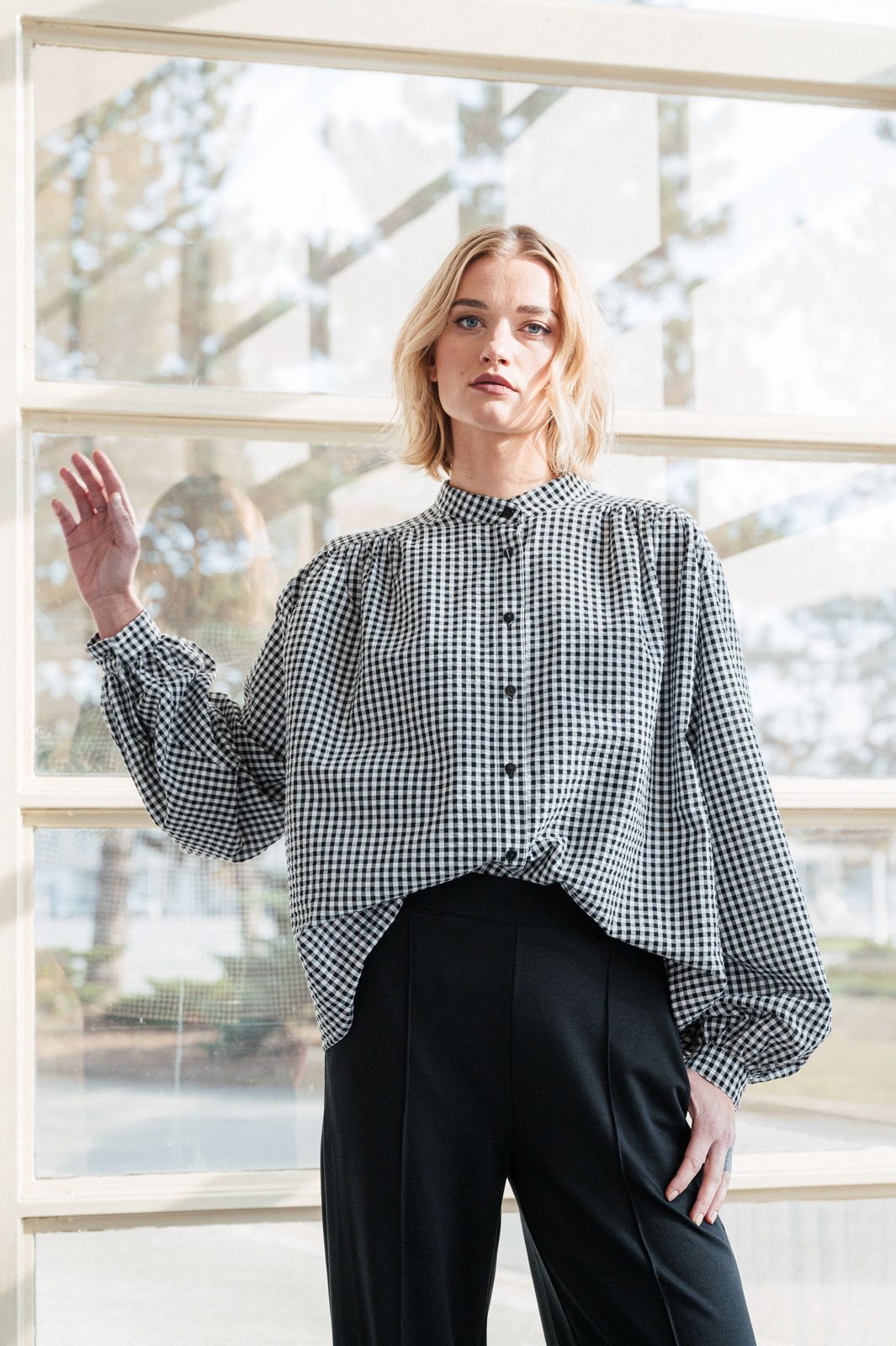 Ko�ile Mira �asen� black/white mesh