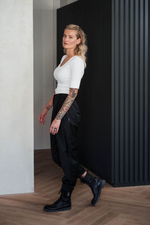 Kalhoty a �ortky Emily virgin wool black